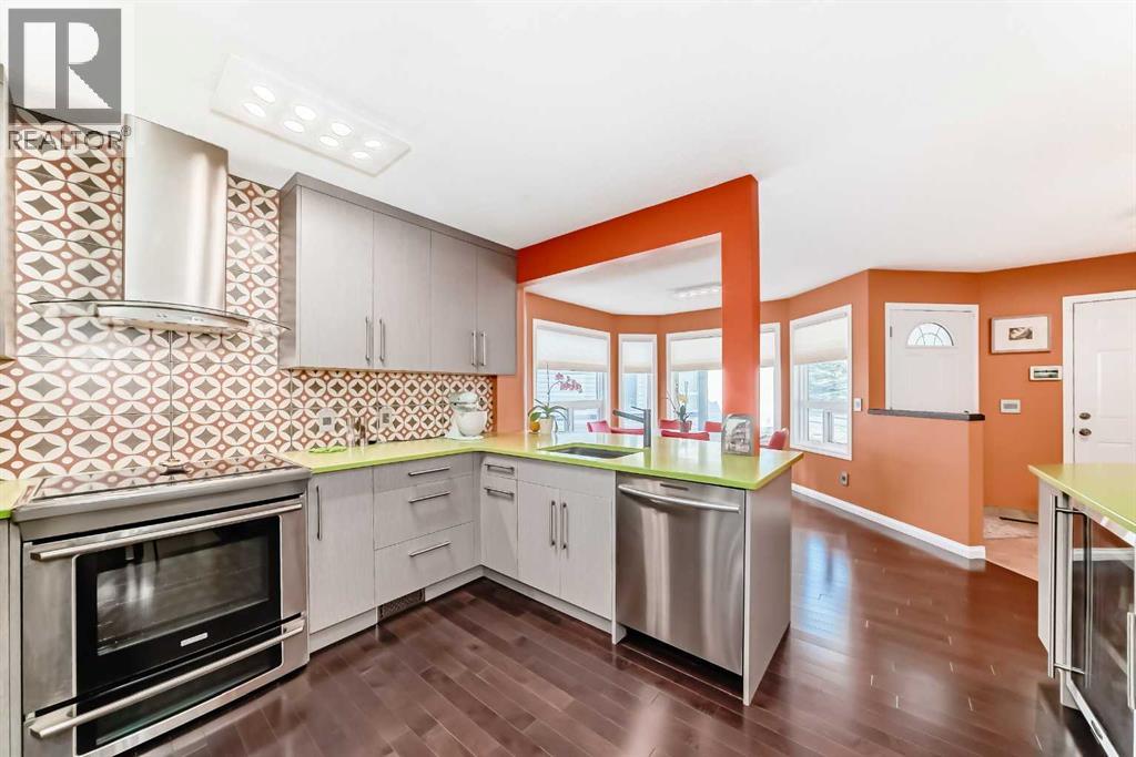 402 Citadel Heights NW, Calgary, Alberta  T3G 4A1 - Photo 5 - A2280237