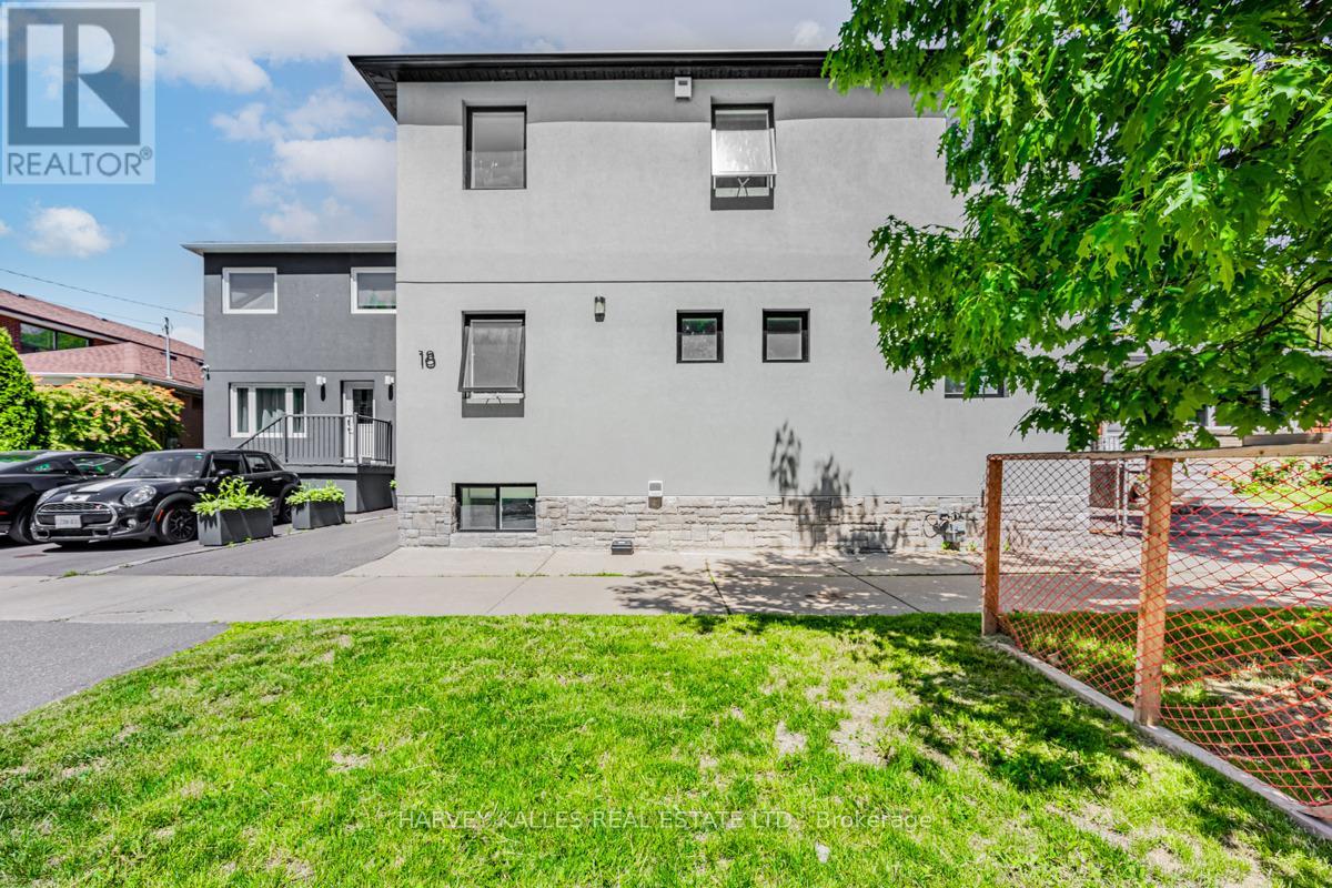 18 CAVELL AVENUE, Toronto, Ontario