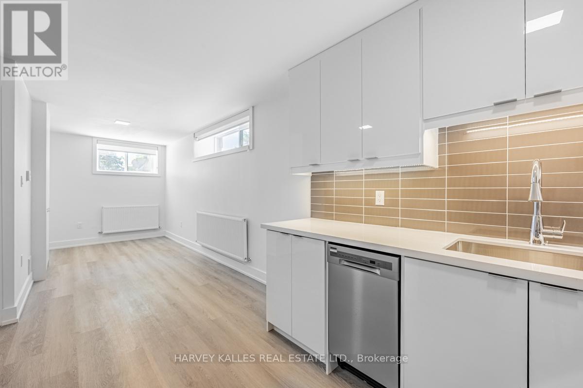 18 Cavell Avenue, Toronto, Ontario  M8V 1P2 - Photo 13 - W13051700