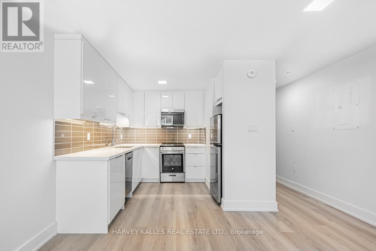 18 Cavell Avenue, Toronto, Ontario  M8V 1P2 - Photo 9 - W13051700