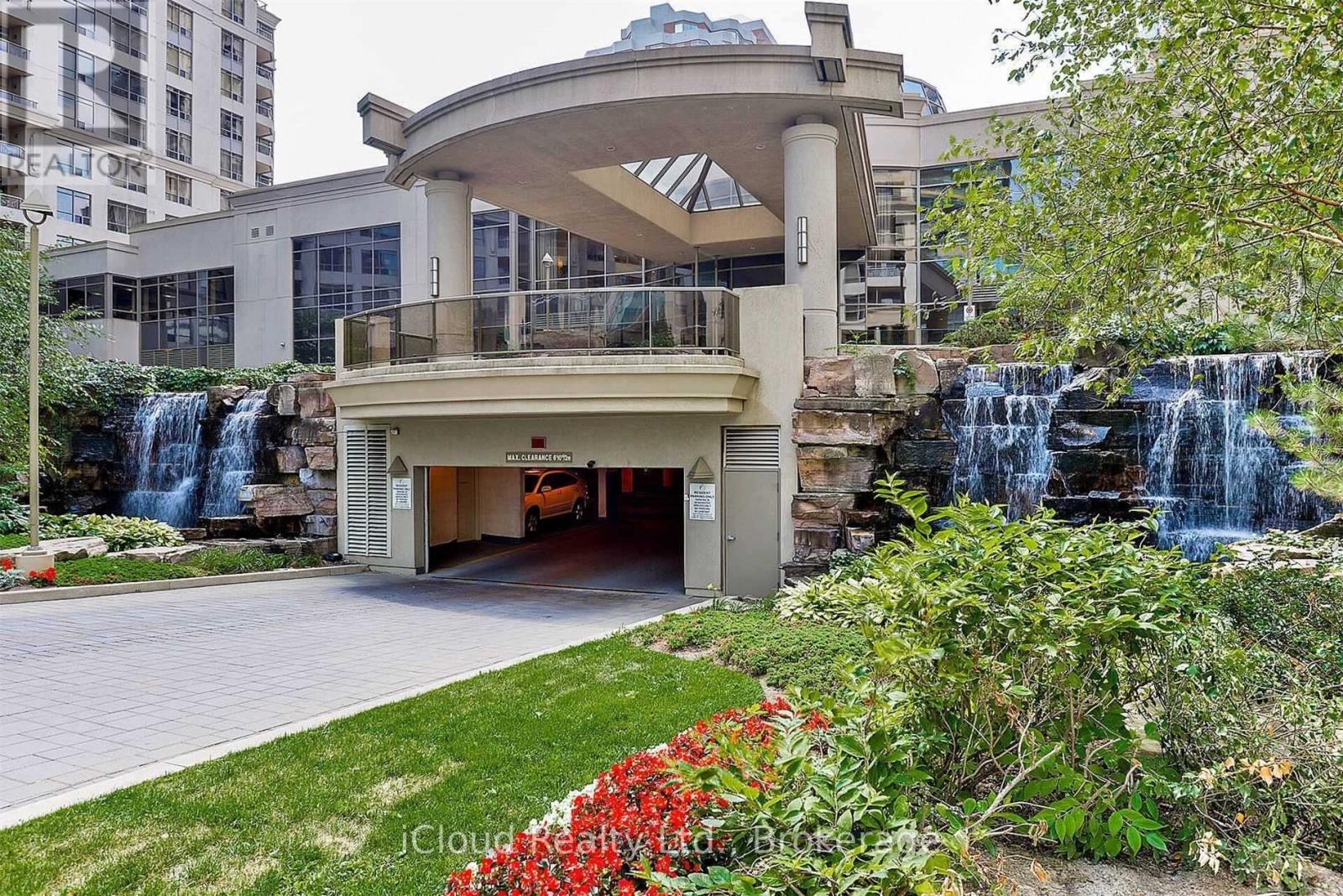 2330 - 3888 Duke Of York Boulevard, Mississauga, Ontario  L5B 4P5 - Photo 3 - W13051702