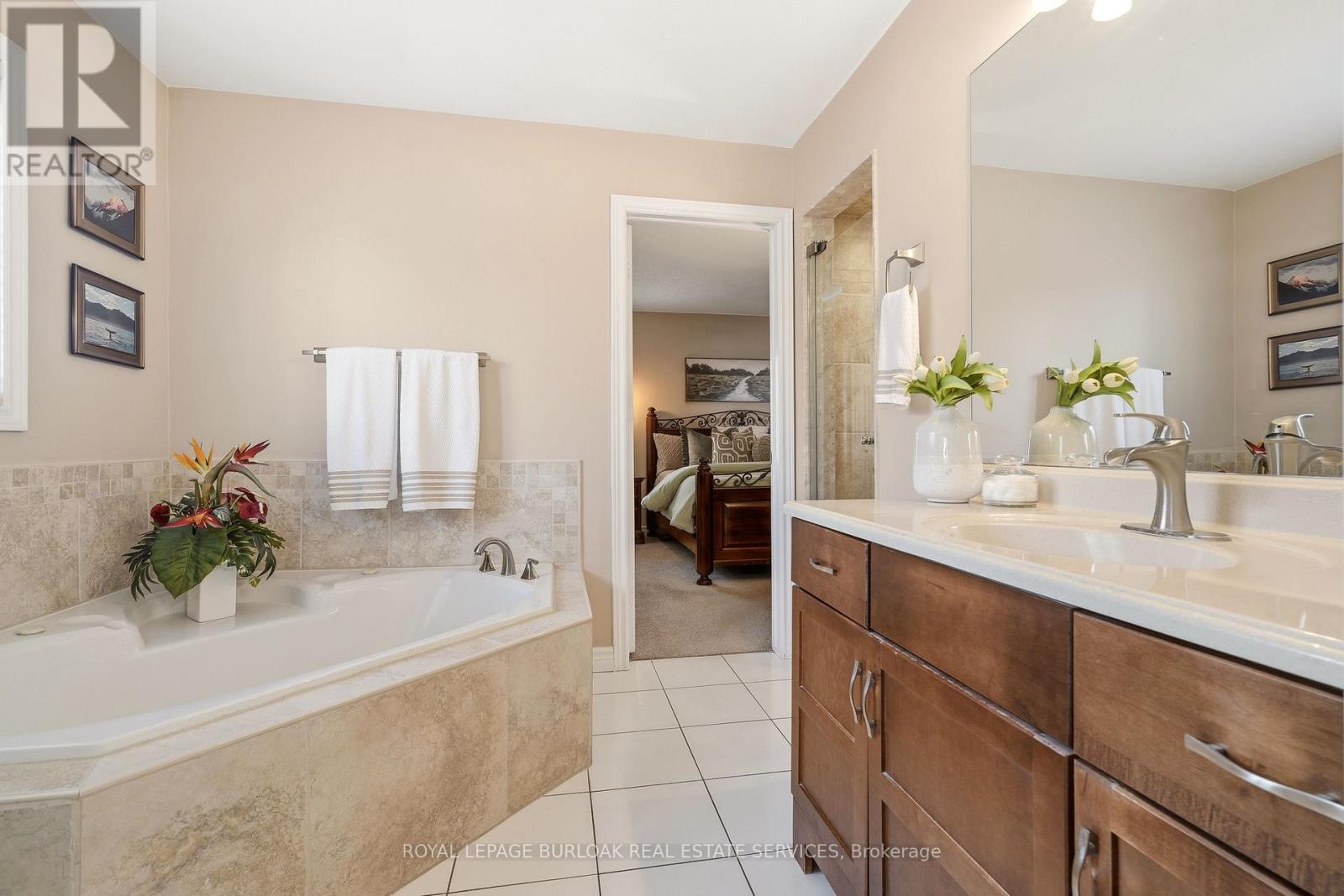 2416 Baxter Crescent, Burlington, Ontario  L7M 4A1 - Photo 34 - W13051748