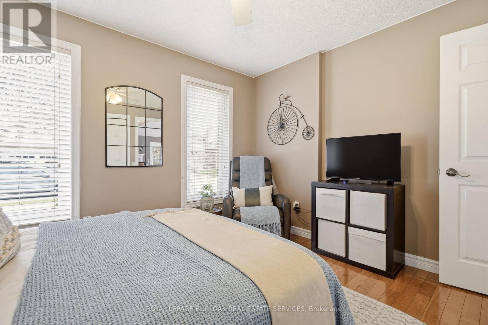 2416 Baxter Crescent, Burlington, Ontario  L7M 4A1 - Photo 7 - W13051748