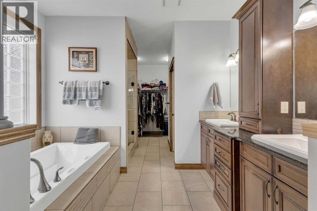 8 Laurel Close, Sylvan Lake, Alberta  T4S 0B3 - Photo 15 - A2295679