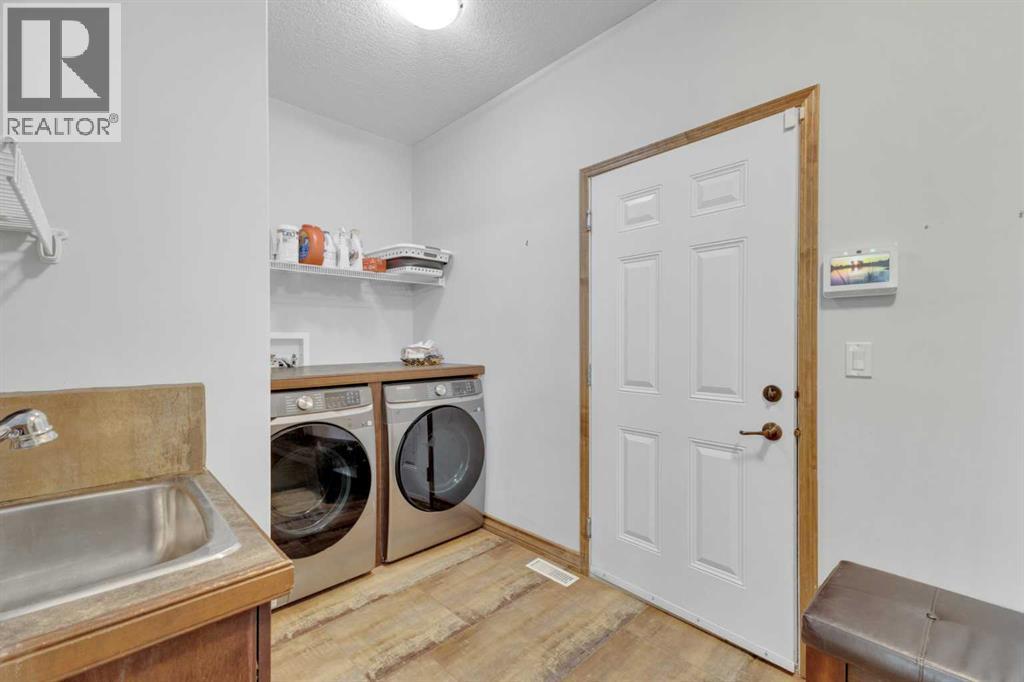 8 Laurel Close, Sylvan Lake, Alberta  T4S 0B3 - Photo 18 - A2295679