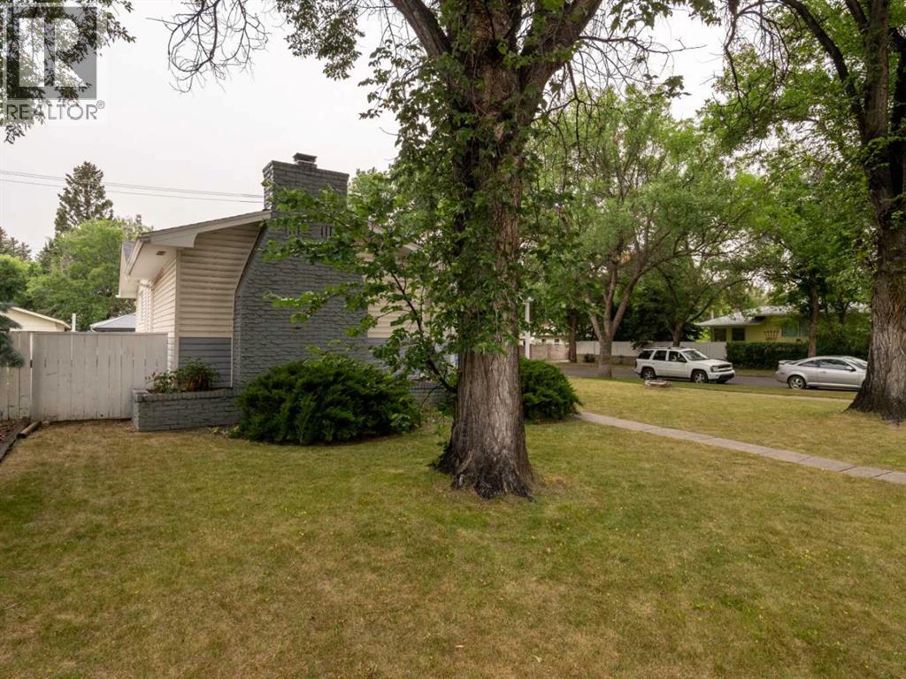 1202 13 Street S, Lethbridge, Alberta  T1K 1S9 - Photo 3 - A2305667