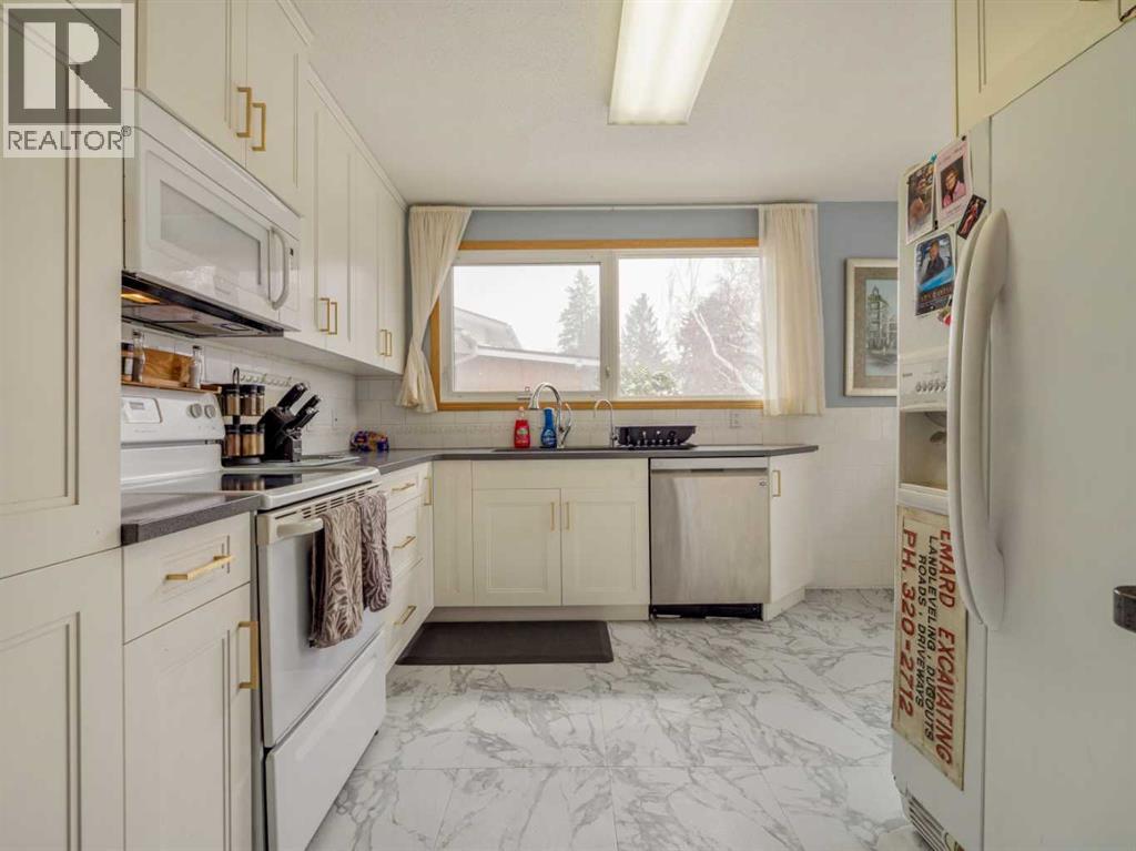 1202 13 Street S, Lethbridge, Alberta  T1K 1S9 - Photo 10 - A2305667