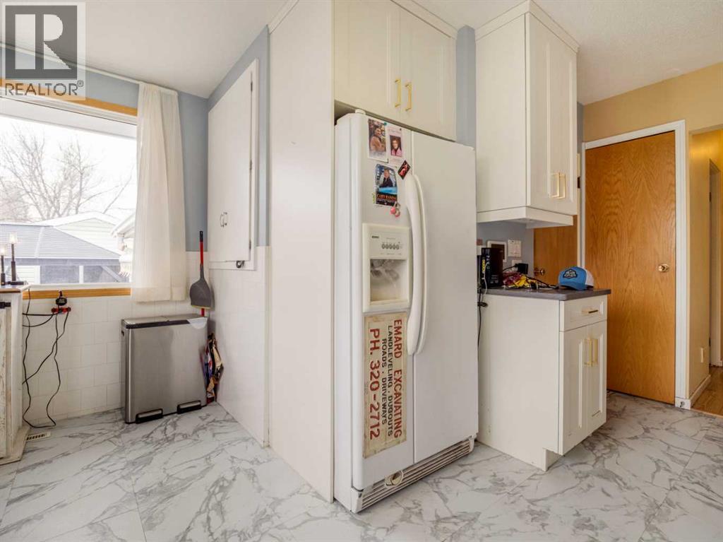 1202 13 Street S, Lethbridge, Alberta  T1K 1S9 - Photo 11 - A2305667