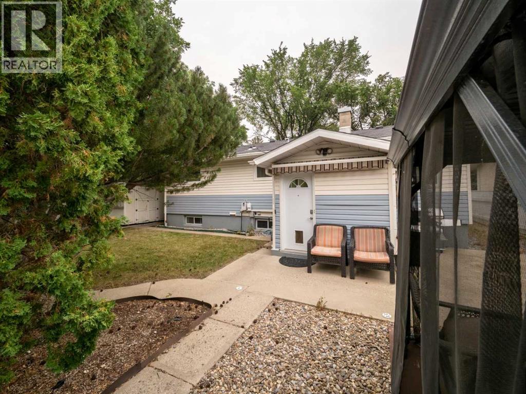 1202 13 Street S, Lethbridge, Alberta  T1K 1S9 - Photo 32 - A2305667