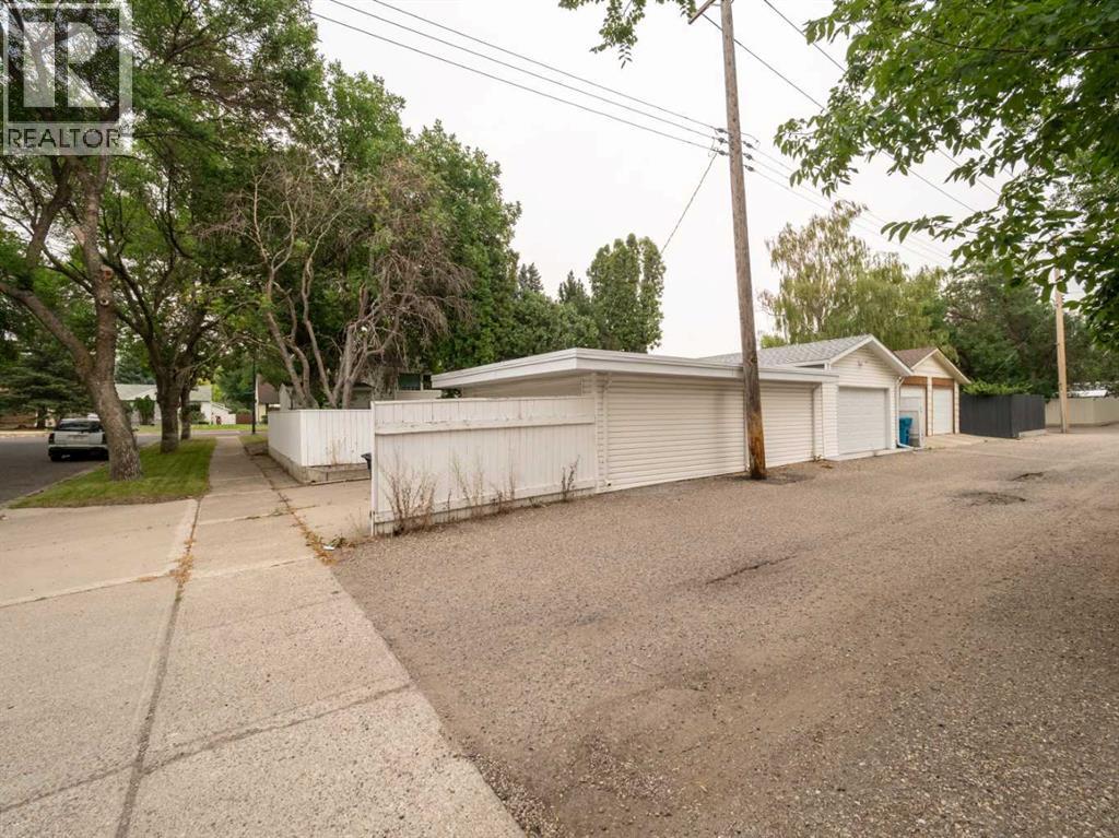 1202 13 Street S, Lethbridge, Alberta  T1K 1S9 - Photo 34 - A2305667