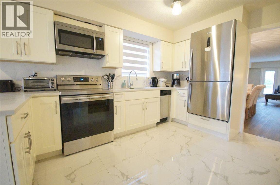 2179 E 29th Avenue, Vancouver, British Columbia  V5N 2Z2 - Photo 2 - R3115994