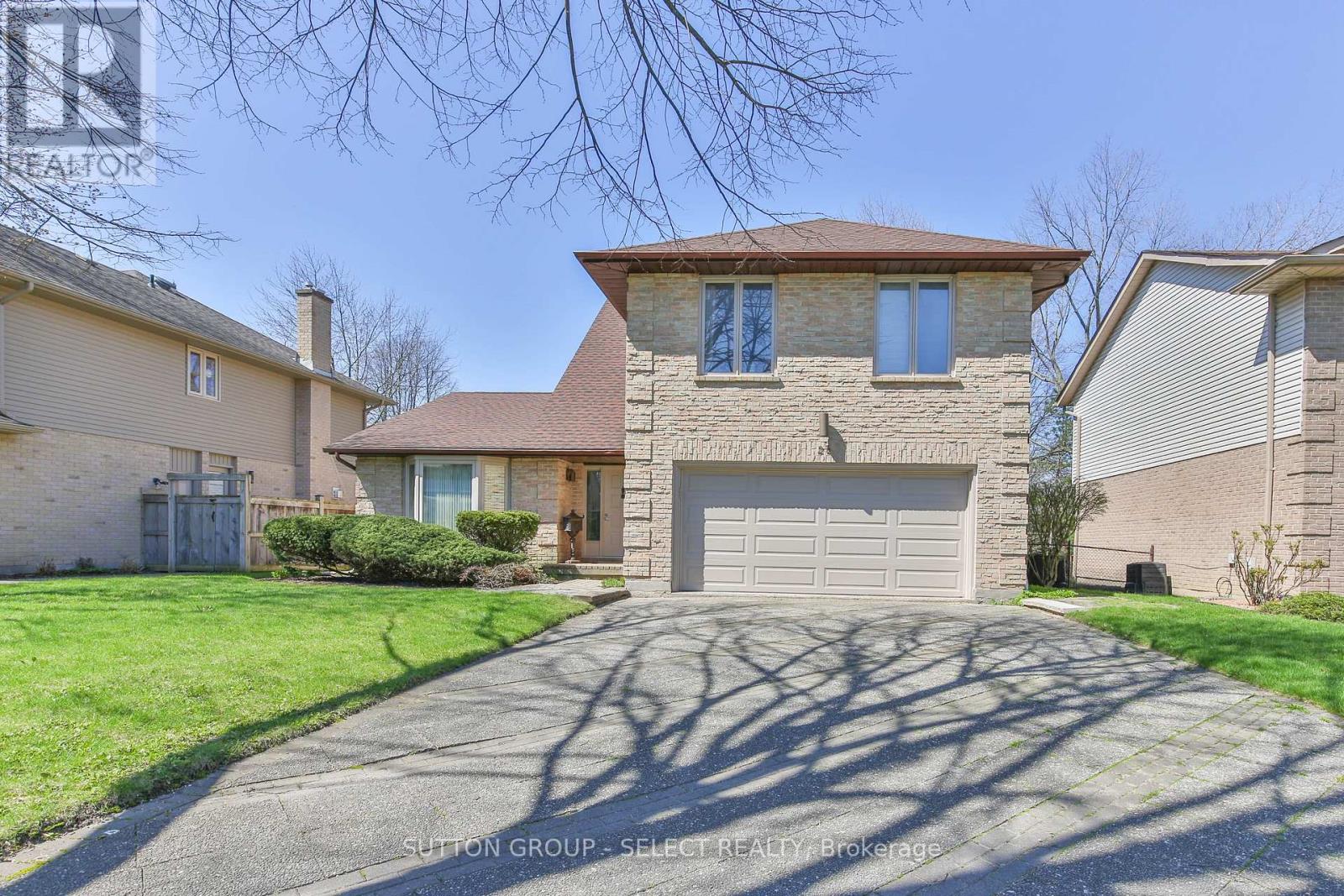 25 FARMINGTON TERRACE, London South, Ontario