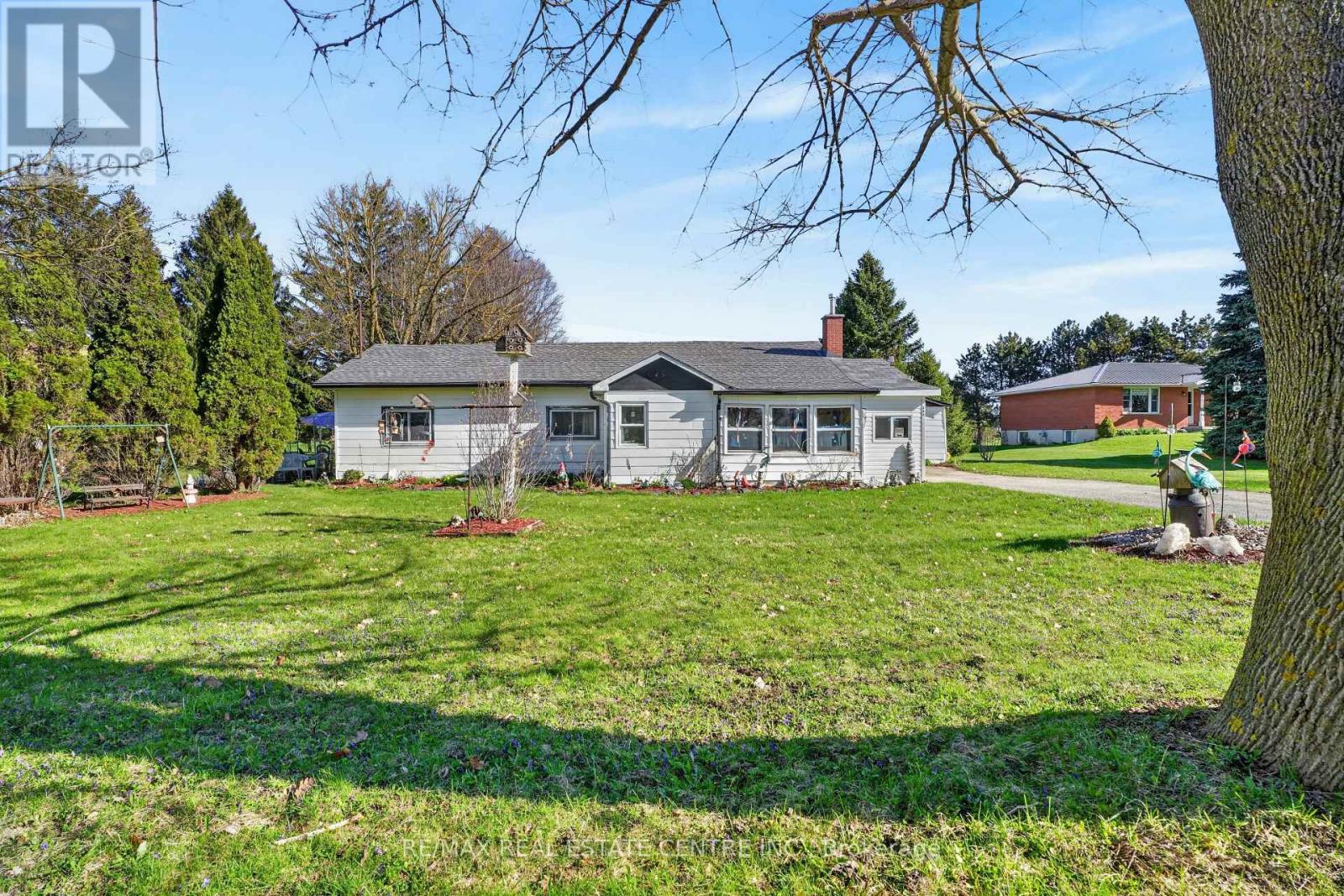 645 QUEEN STREET W, Wellington North, Ontario