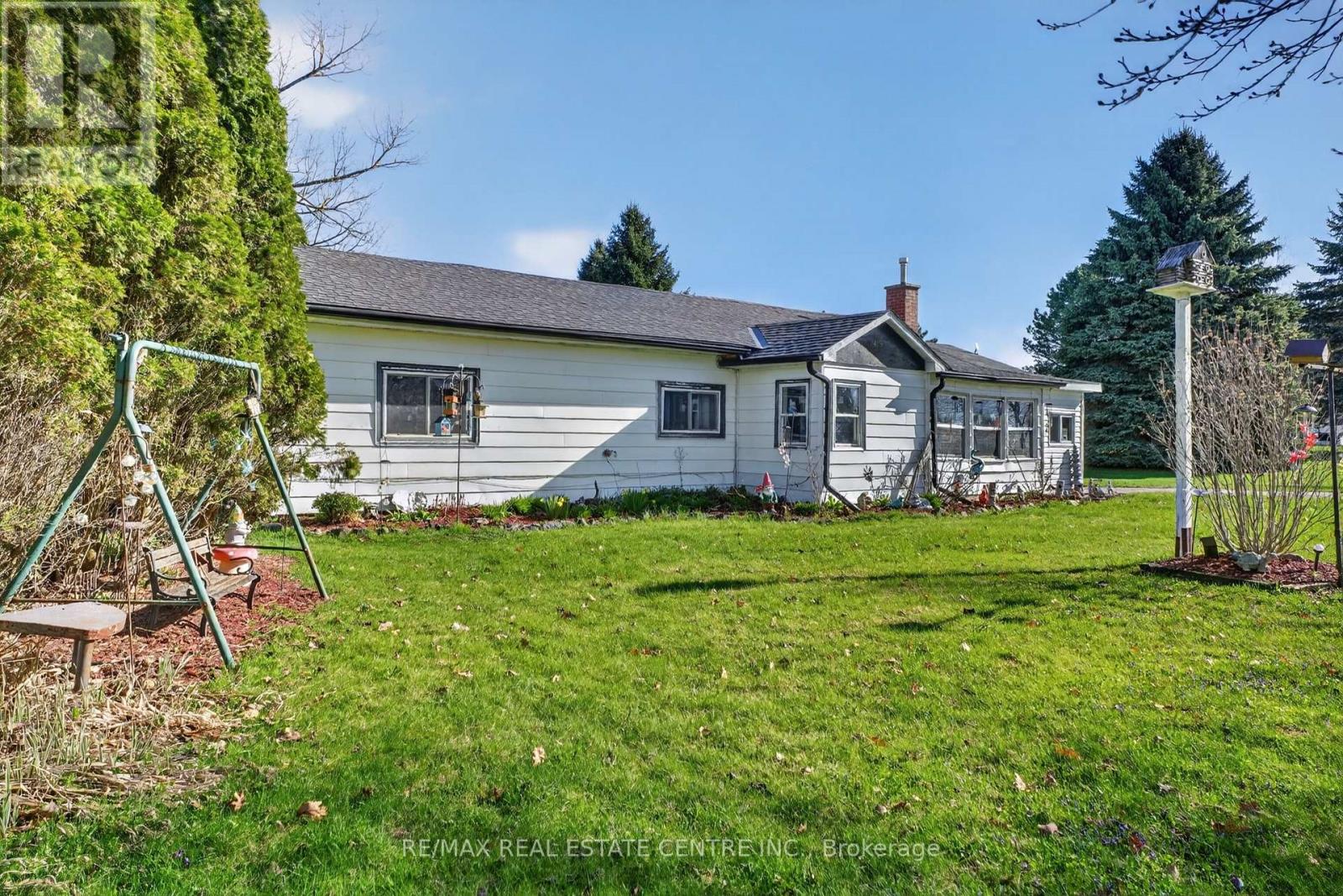 645 Queen Street W, Wellington North, Ontario  N0G 2L1 - Photo 3 - X13051680