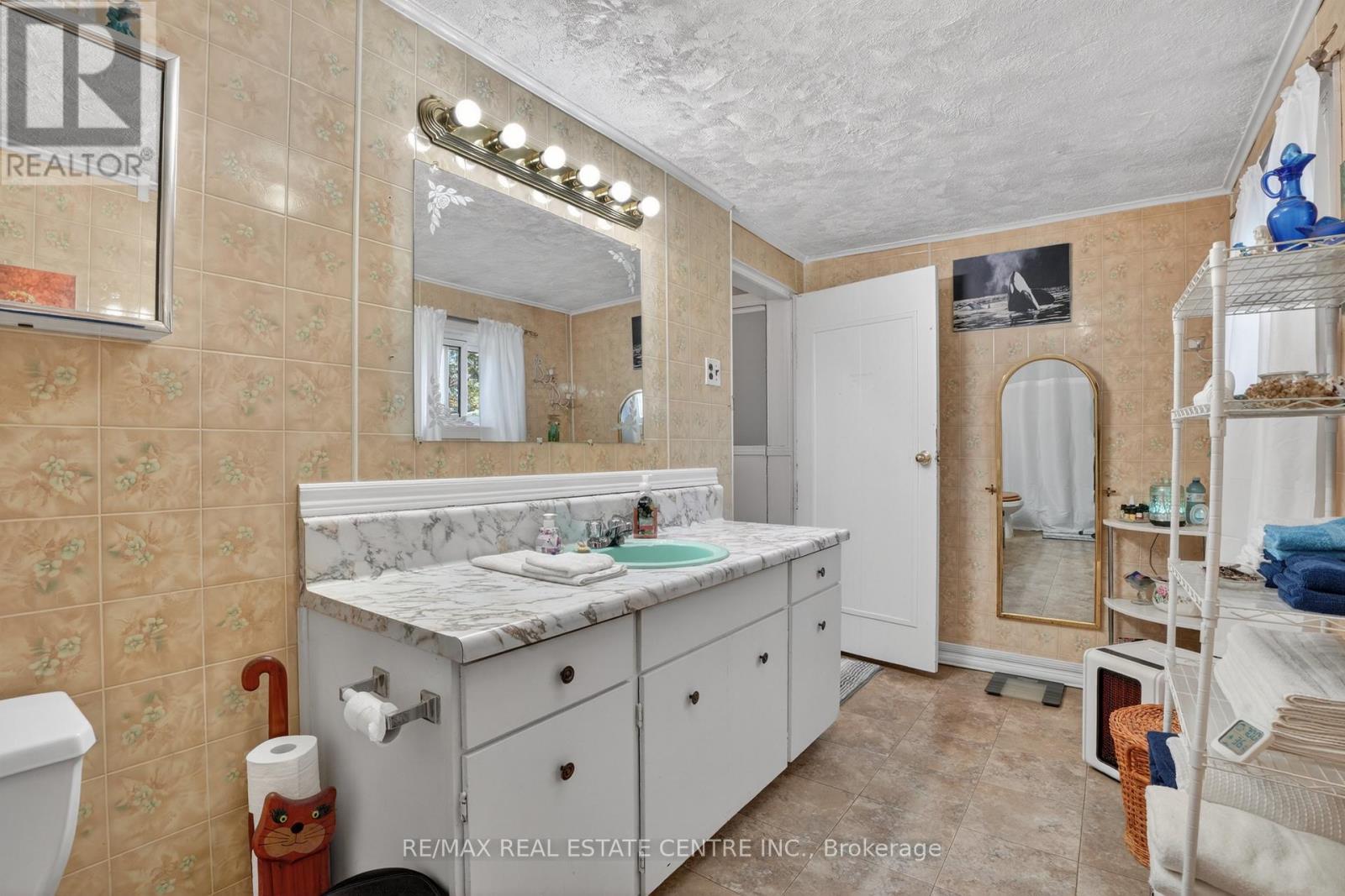 645 Queen Street W, Wellington North, Ontario  N0G 2L1 - Photo 35 - X13051680