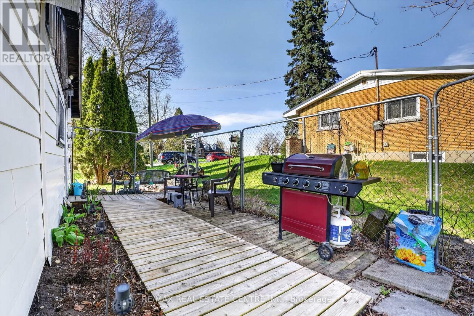 645 Queen Street W, Wellington North, Ontario  N0G 2L1 - Photo 9 - X13051680