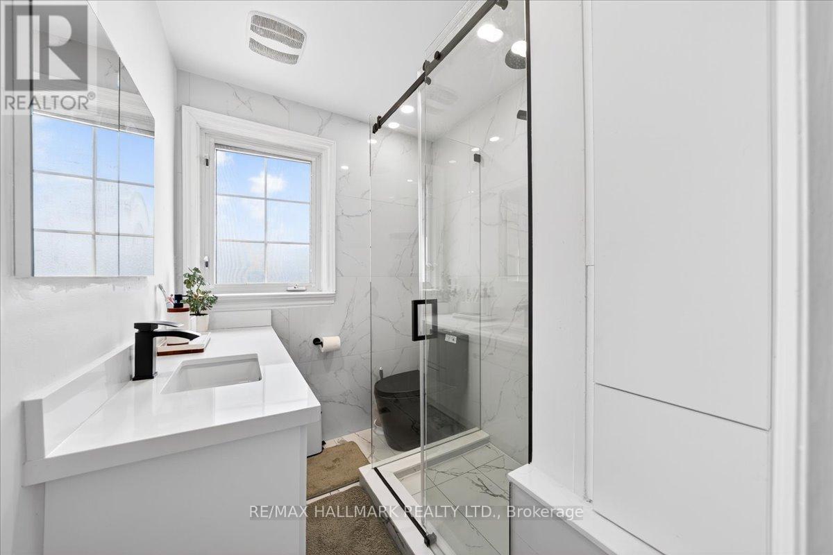 910 Eglinton Avenue E, Toronto, Ontario  M4G 2L3 - Photo 11 - C13049780