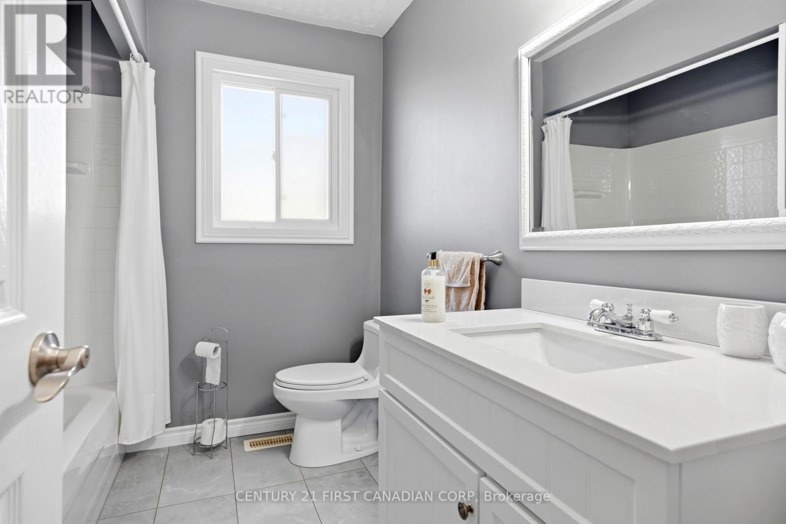 106 Angelo Drive, West Elgin, Ontario  N0L 2P0 - Photo 23 - X12904562