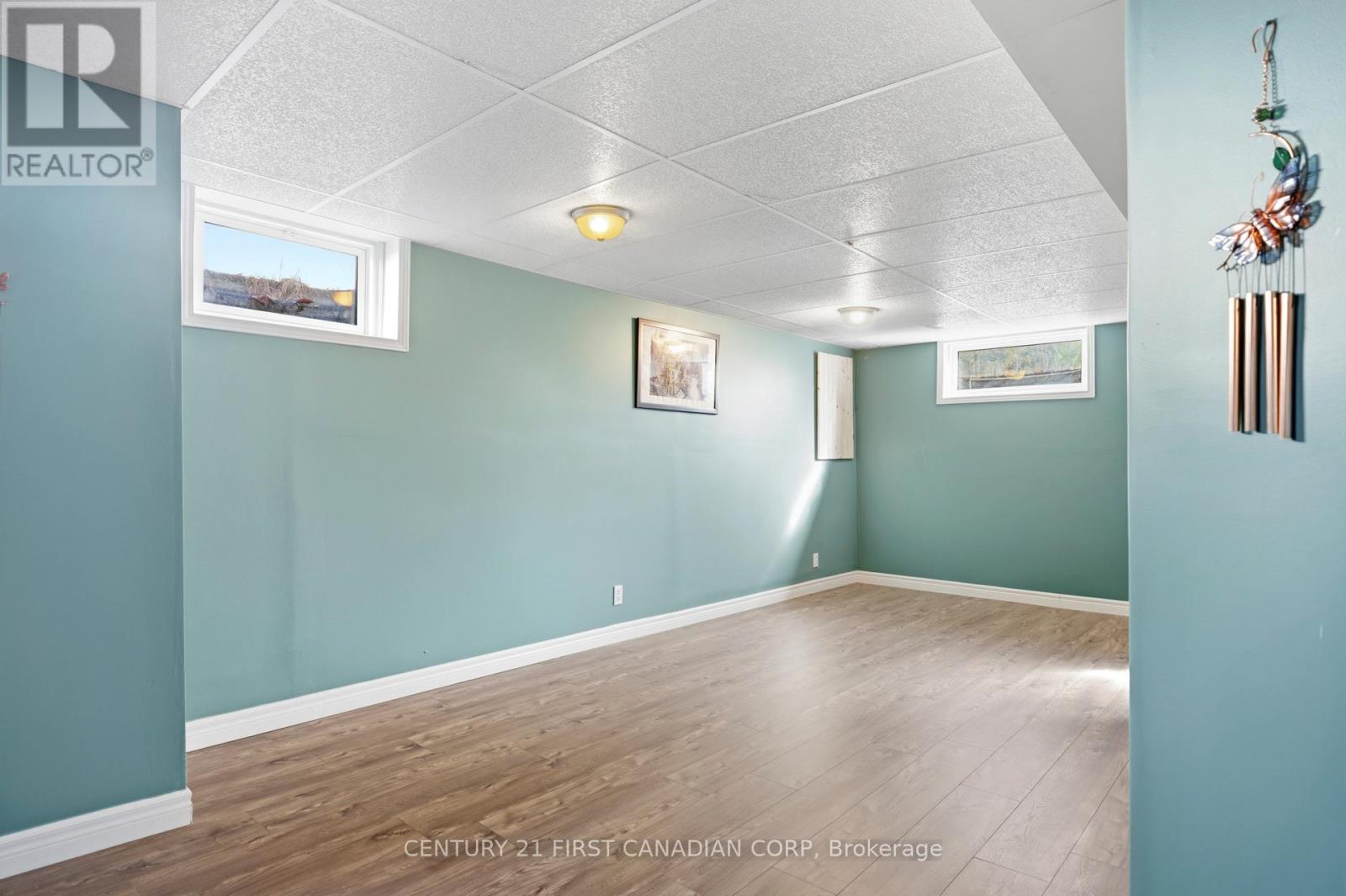 106 Angelo Drive, West Elgin, Ontario  N0L 2P0 - Photo 29 - X12904562