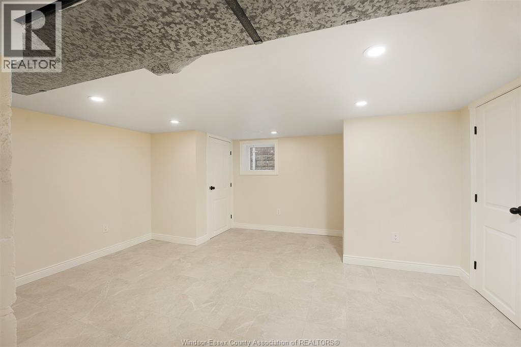 1006 Pillette Road, Windsor, Ontario  N8Y 3B6 - Photo 13 - 26009302