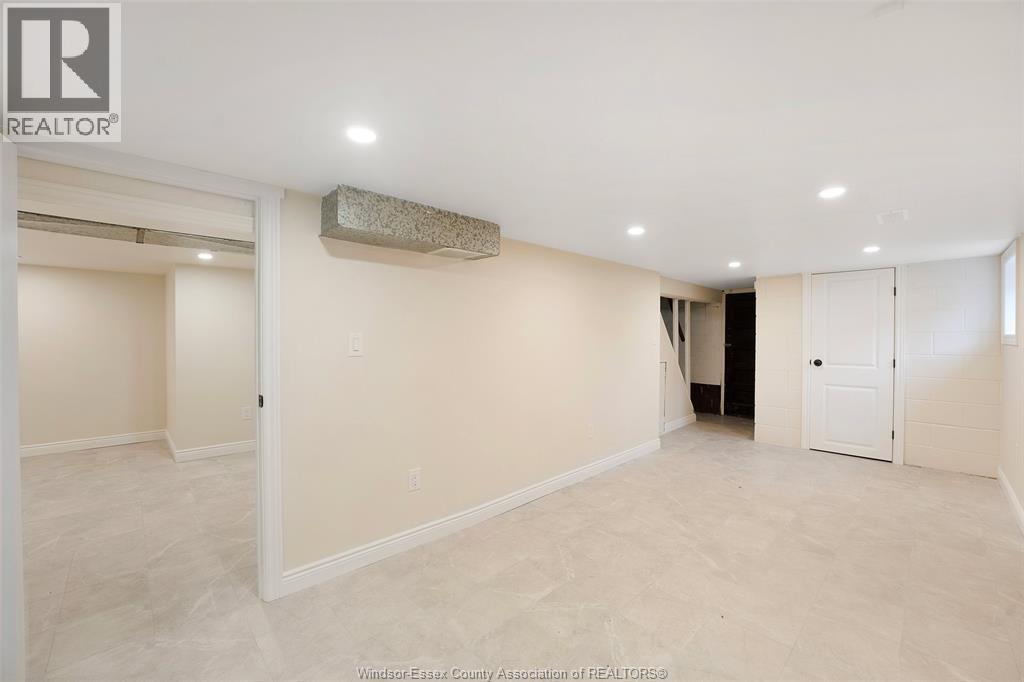 1006 Pillette Road, Windsor, Ontario  N8Y 3B6 - Photo 16 - 26009302