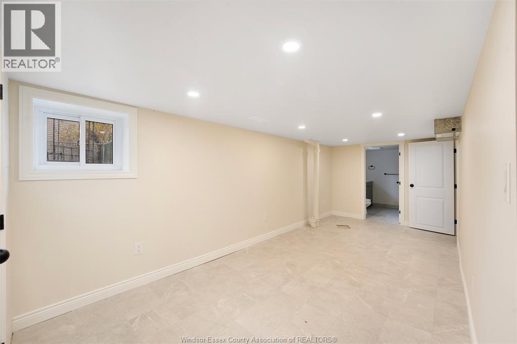 1006 Pillette Road, Windsor, Ontario  N8Y 3B6 - Photo 17 - 26009302