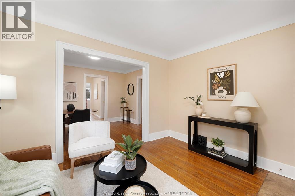 1006 Pillette Road, Windsor, Ontario  N8Y 3B6 - Photo 3 - 26009302