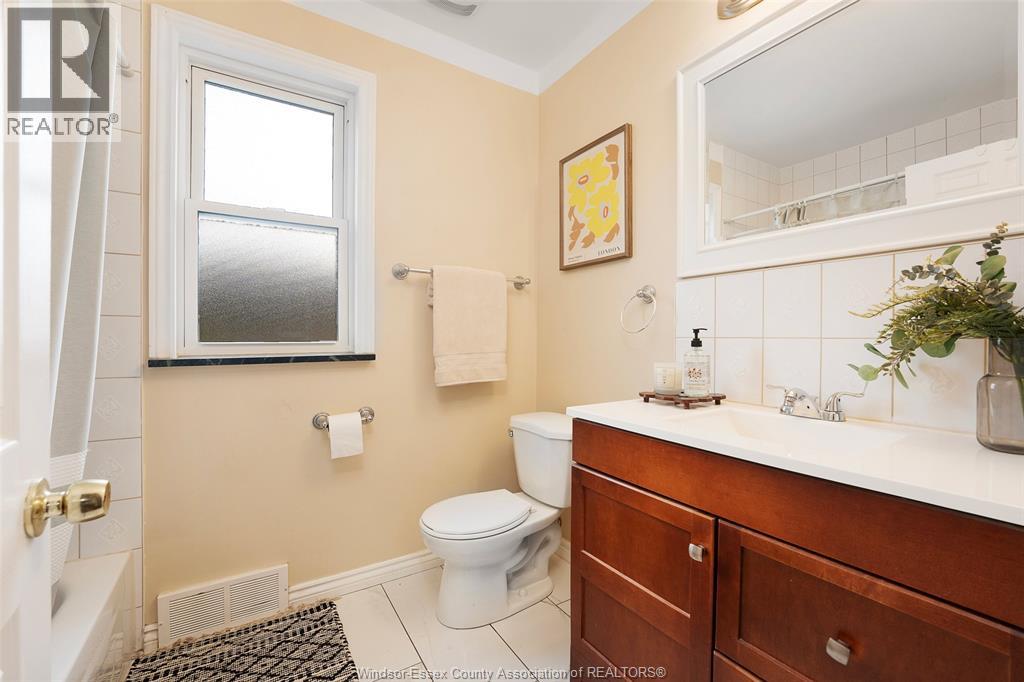 1006 Pillette Road, Windsor, Ontario  N8Y 3B6 - Photo 7 - 26009302