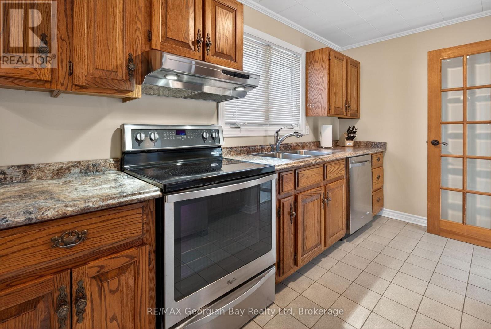 919 Eighth Avenue, Tay, Ontario  L0K 1R0 - Photo 4 - S13051846