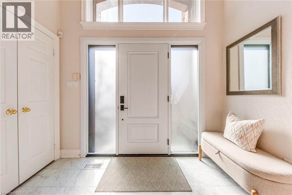 2303 Hill Ridge Court Unit# 5, Oakville, Ontario  L6M 3N3 - Photo 3 - 40824795