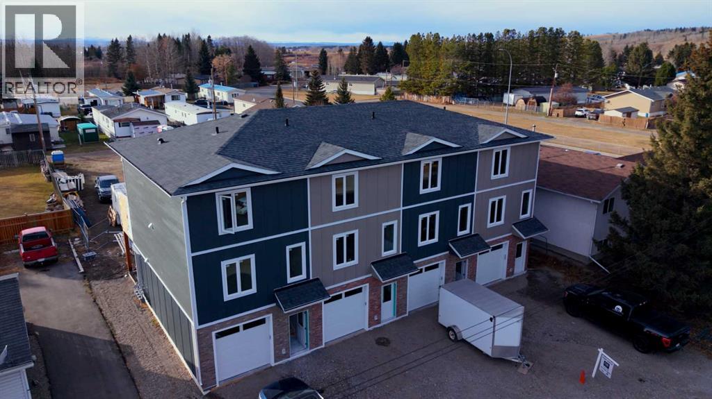 3, 106 4th Street NW, Sundre, Alberta  T0M 1X0 - Photo 1 - A2282640