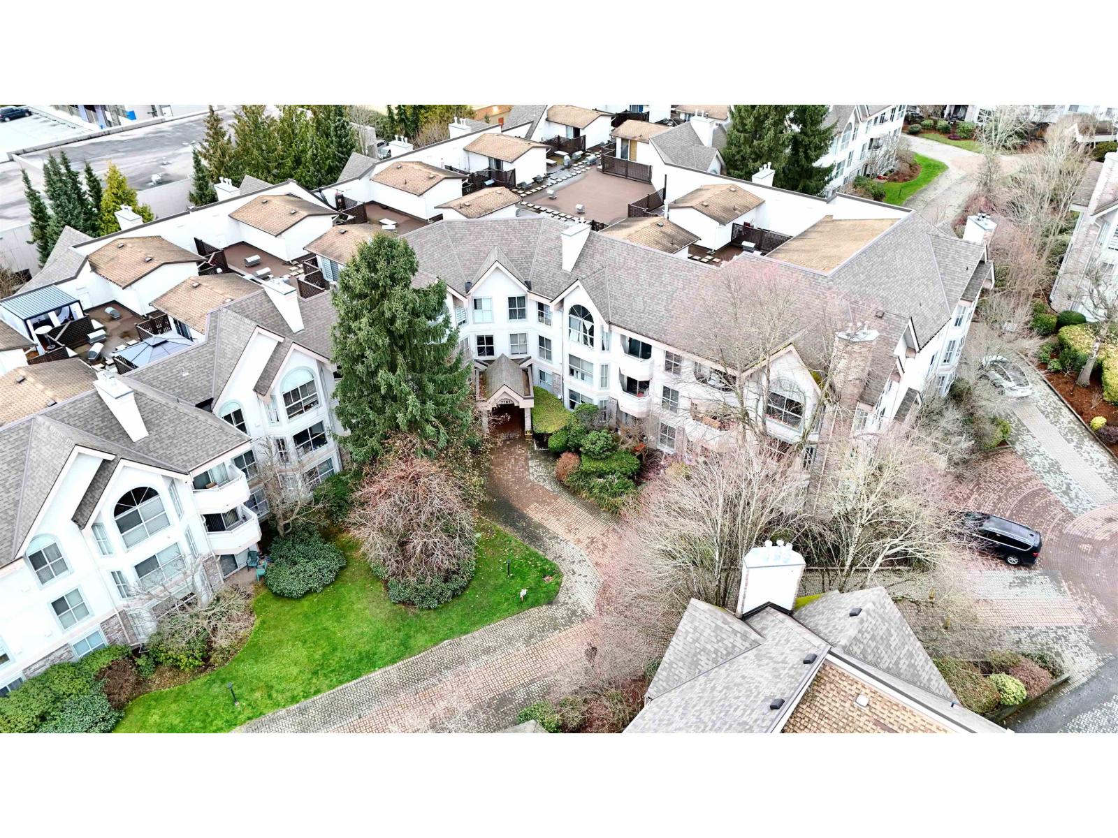 222 7161 121 Street, Surrey, British Columbia  V3W 1G8 - Photo 1 - R3114675