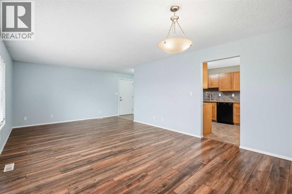 138 Midcrest Crescent SE, Calgary, Alberta  T2X 1B6 - Photo 7 - A2304491