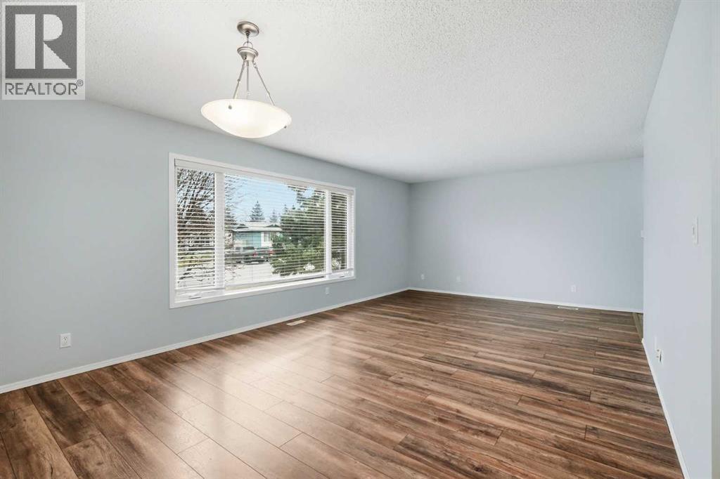 138 Midcrest Crescent SE, Calgary, Alberta  T2X 1B6 - Photo 6 - A2304491