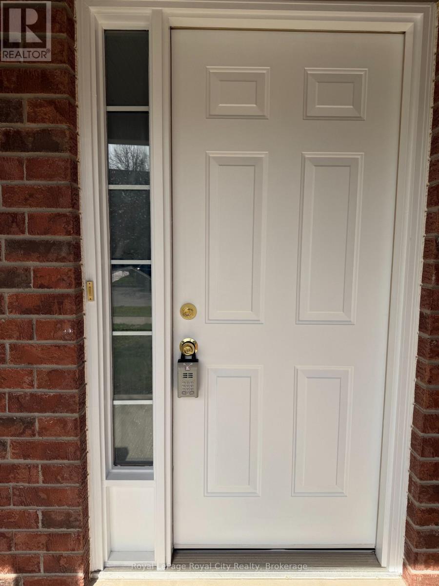 48 Eugene Drive, Guelph, Ontario  N1L 1P6 - Photo 3 - X13051780