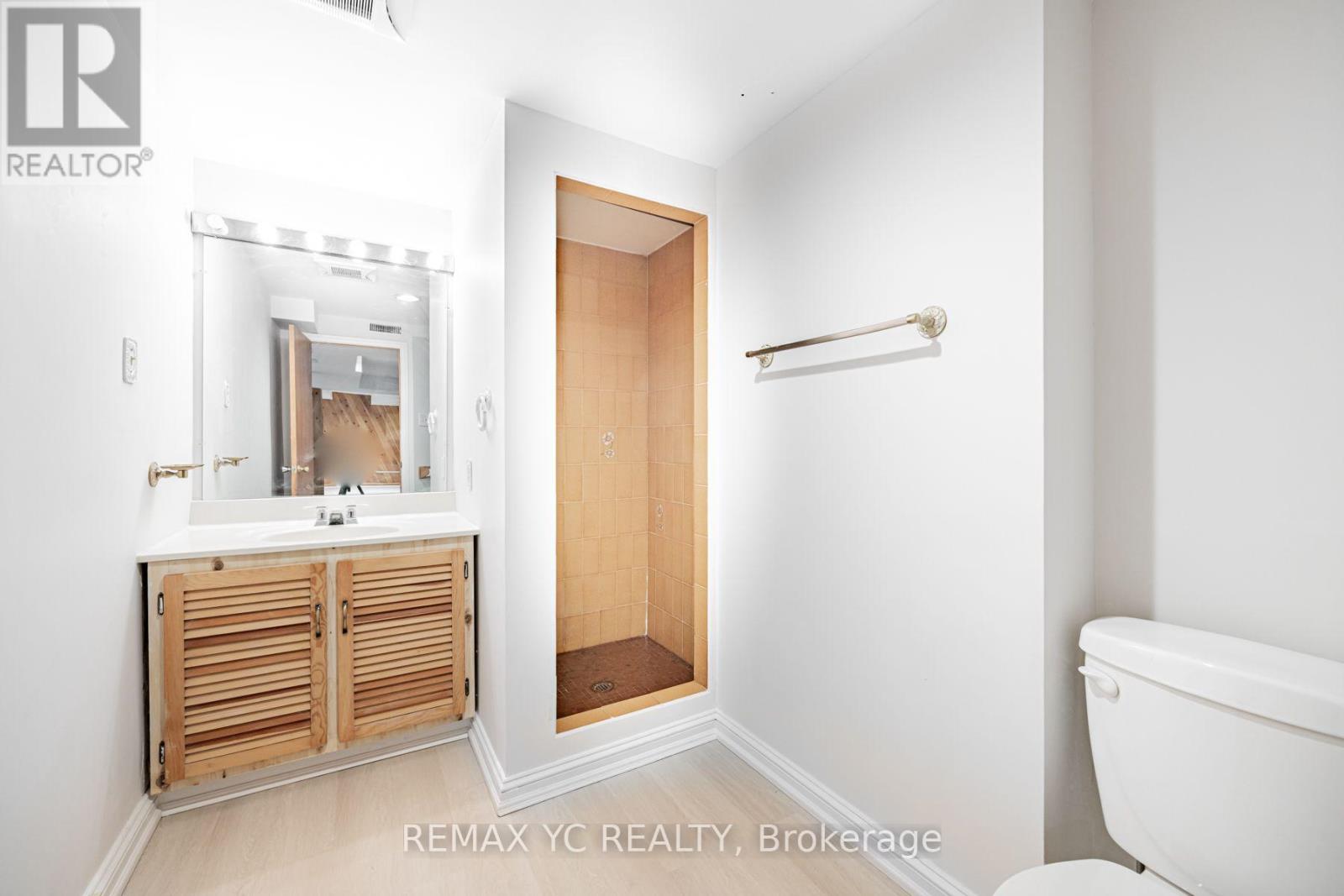 244 Banbury Road, Toronto, Ontario  M3B 3C8 - Photo 17 - C13051836