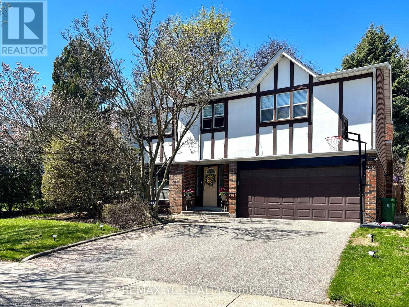 244 Banbury Road, Toronto, Ontario  M3B 3C8 - Photo 2 - C13051836