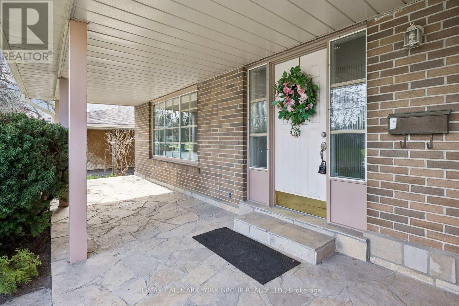 86 Nymark Avenue, Toronto, Ontario  M2J 2H2 - Photo 3 - C13051890