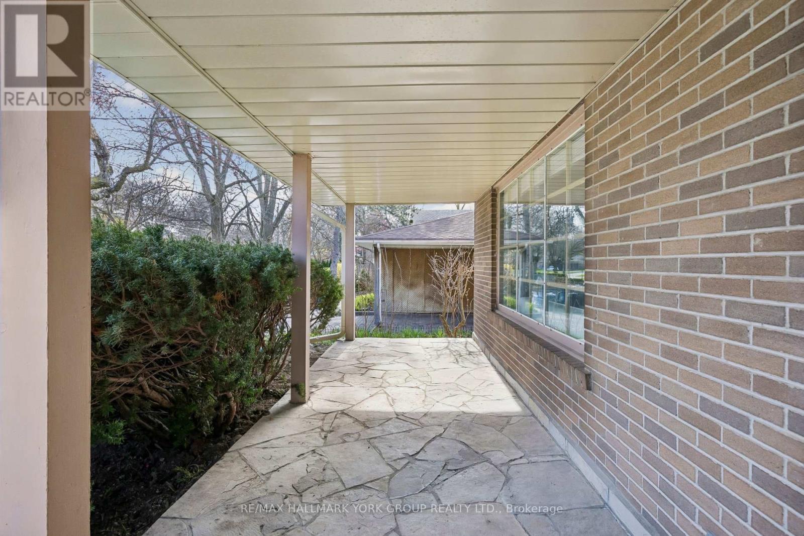 86 Nymark Avenue, Toronto, Ontario  M2J 2H2 - Photo 4 - C13051890