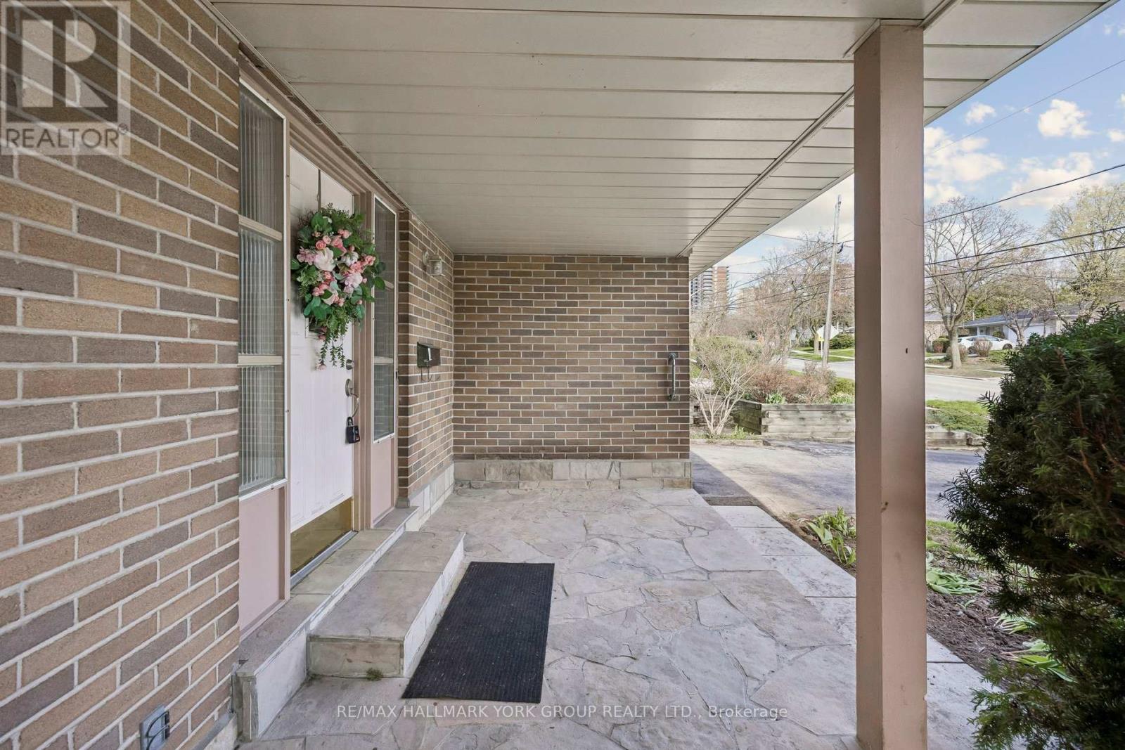 86 Nymark Avenue, Toronto, Ontario  M2J 2H2 - Photo 5 - C13051890