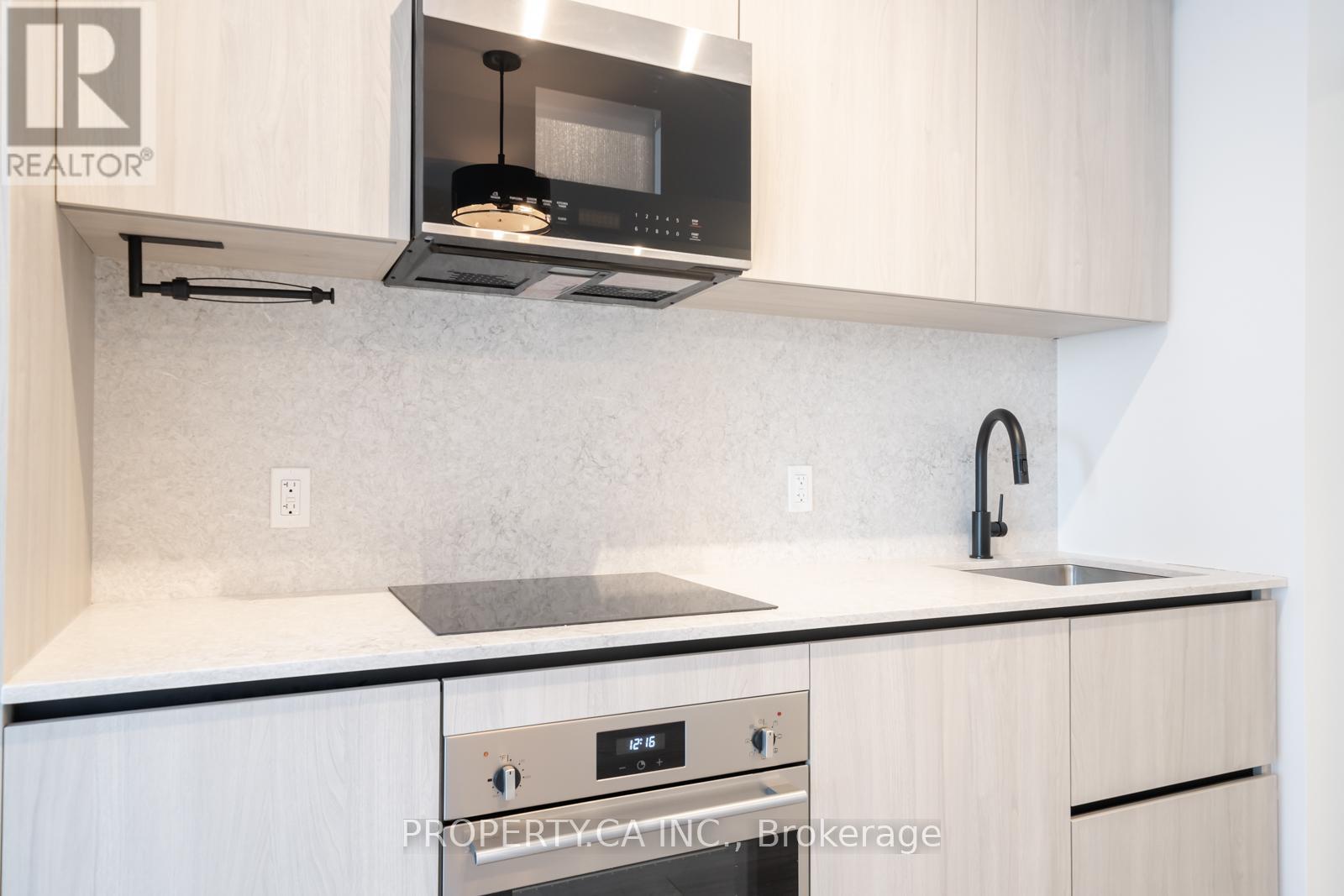 3203 - 108 Peter Street, Toronto, Ontario  M5V 0W2 - Photo 3 - C13051908