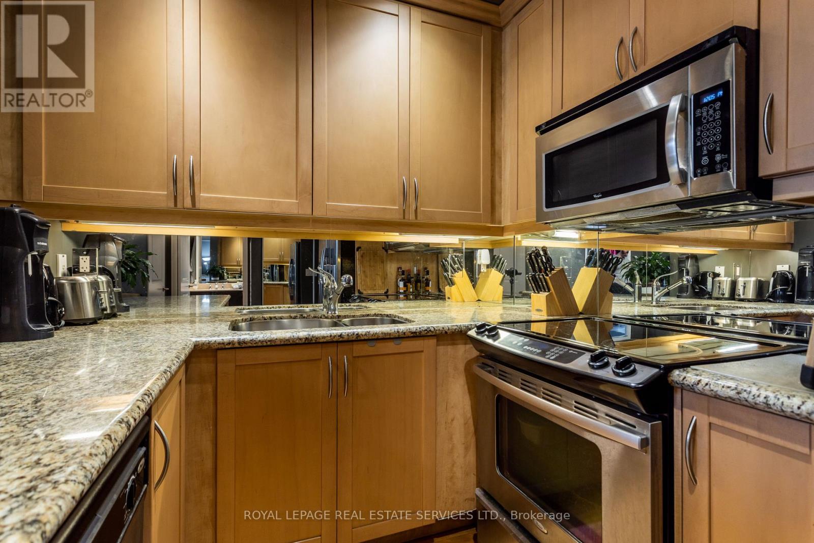 510 - 21 Grand Magazine Street, Toronto, Ontario  M5V 1B5 - Photo 8 - C13051914