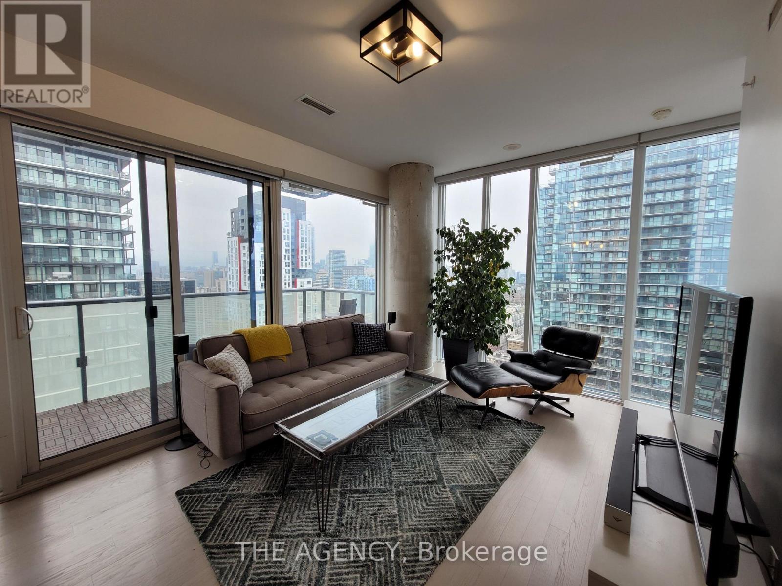 3203 - 101 Peter Street, Toronto, Ontario  M5V 2G9 - Photo 2 - C13051946