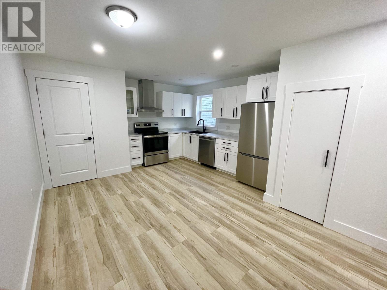 10 Chestnut Street, Charlottetown, Prince Edward Island  C1A 5R1 - Photo 3 - 202605699