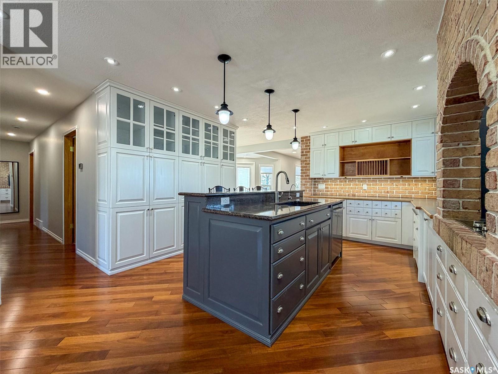 117 2nd Street W, Frontier, Saskatchewan  S0N 0W0 - Photo 10 - SK034116