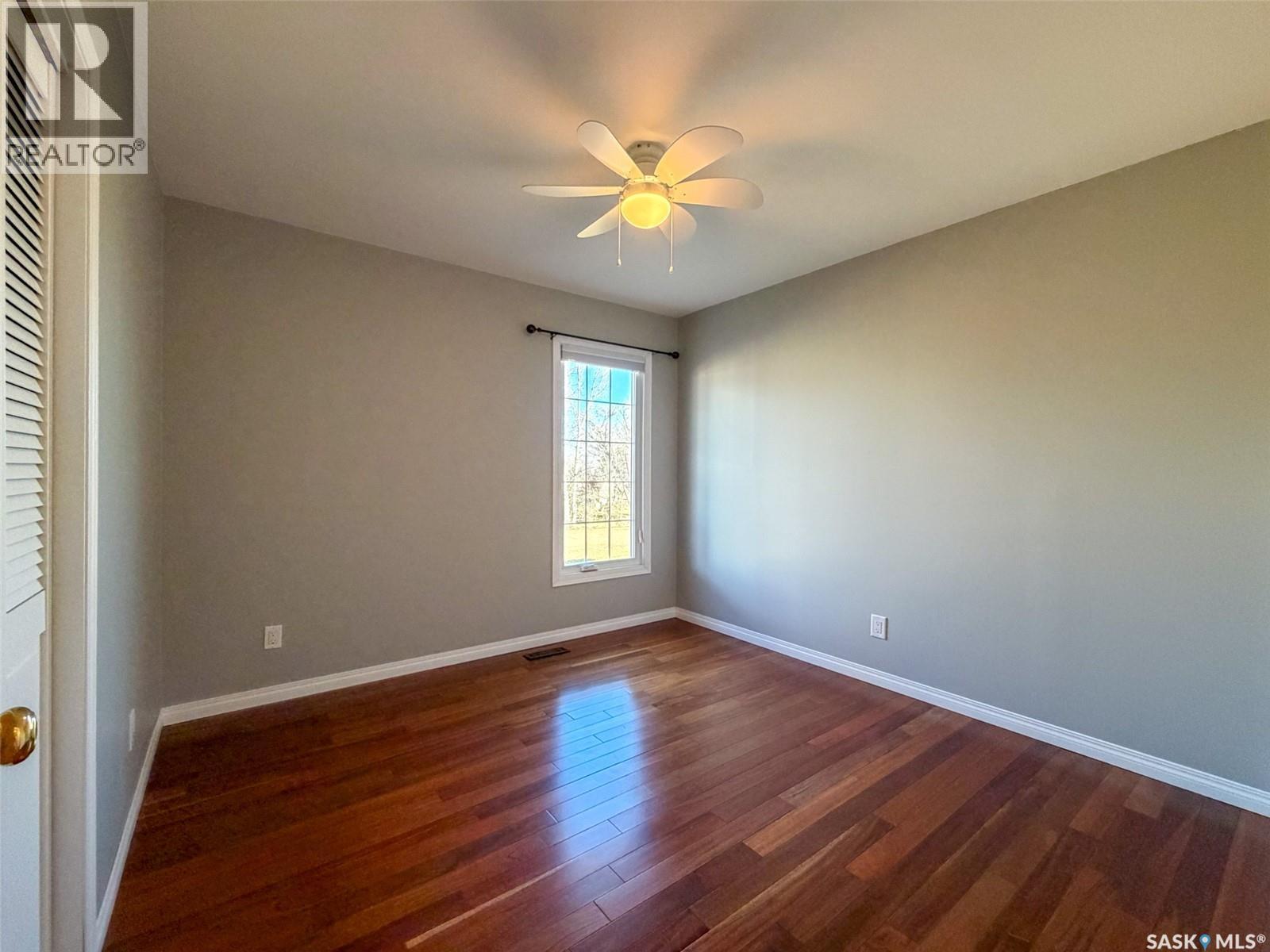 117 2nd Street W, Frontier, Saskatchewan  S0N 0W0 - Photo 18 - SK034116