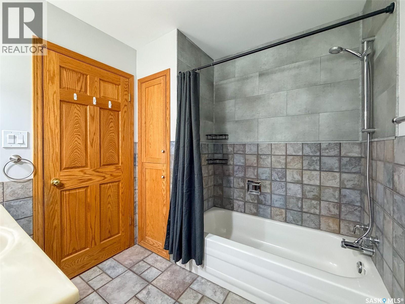 117 2nd Street W, Frontier, Saskatchewan  S0N 0W0 - Photo 21 - SK034116