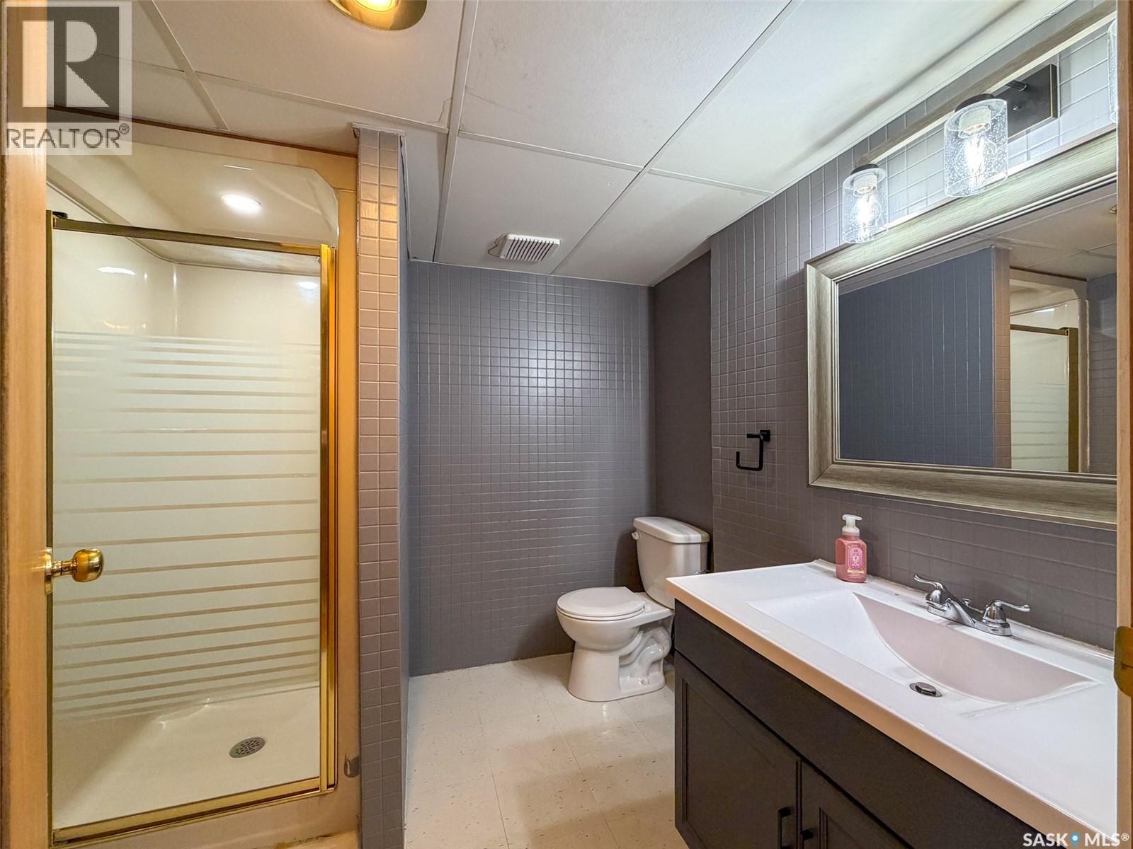 117 2nd Street W, Frontier, Saskatchewan  S0N 0W0 - Photo 30 - SK034116