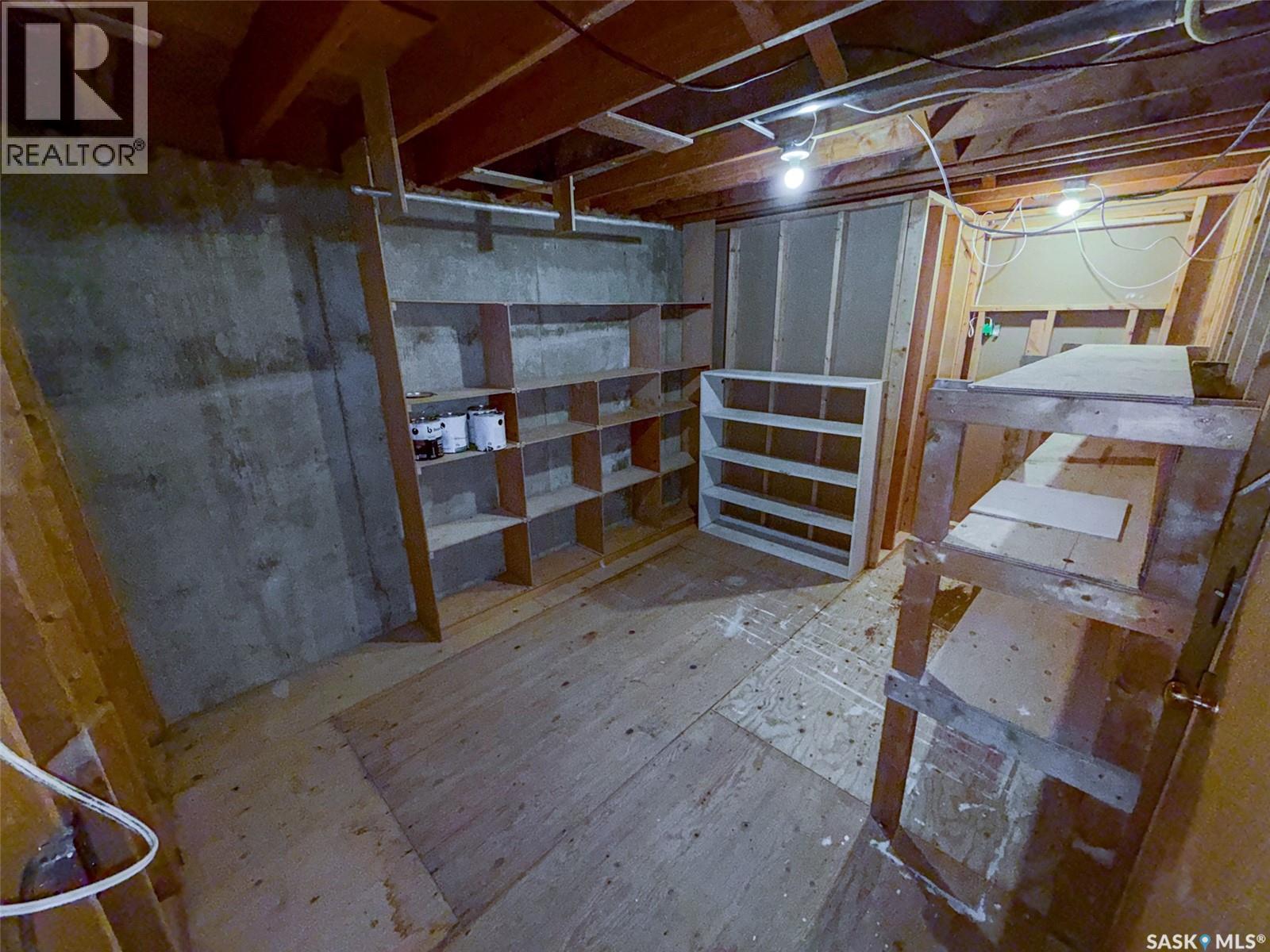 117 2nd Street W, Frontier, Saskatchewan  S0N 0W0 - Photo 32 - SK034116