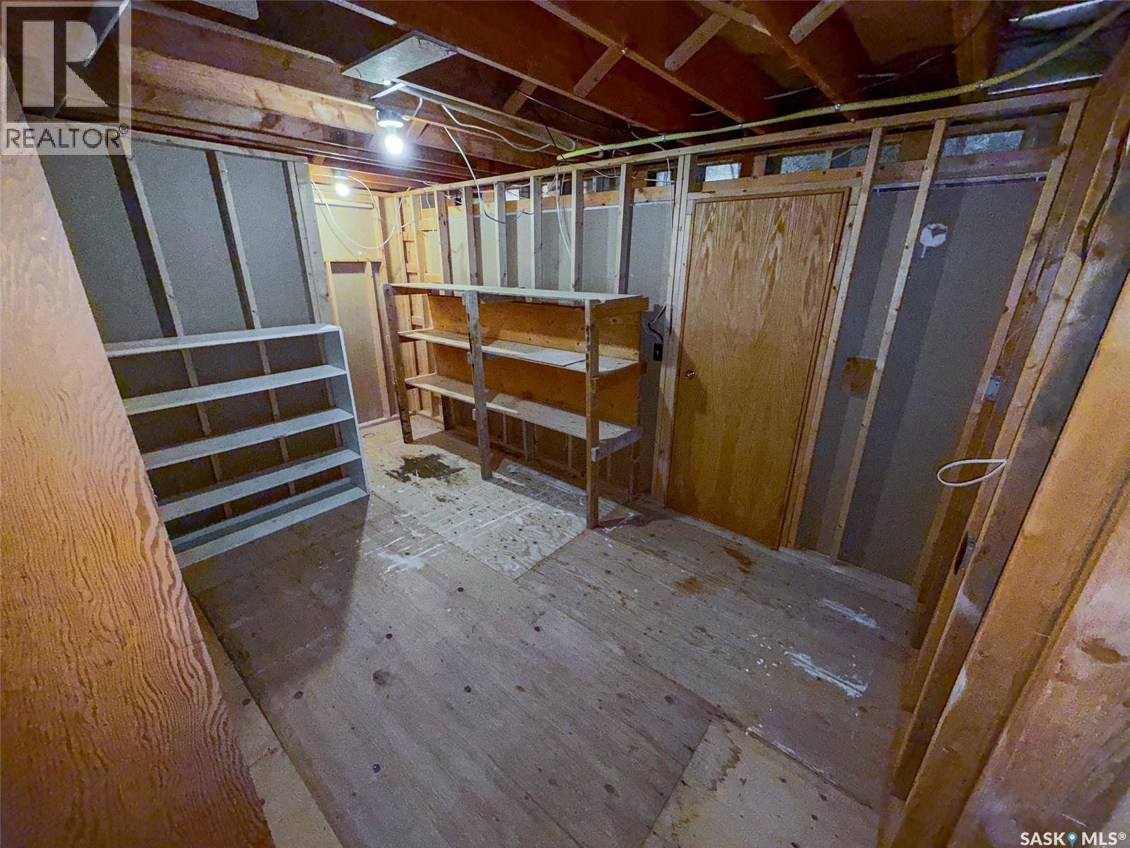 117 2nd Street W, Frontier, Saskatchewan  S0N 0W0 - Photo 33 - SK034116